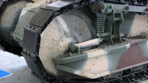 Ведущий каток танка танка Renault FT, музей в Кубинке Ведущий каток танка танка Renault FT, музей в Кубинке