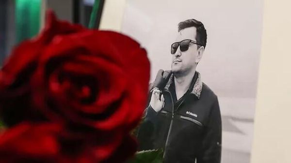 Мемориал в память о погибшем корреспонденте ВГТРК Борисе Максудове