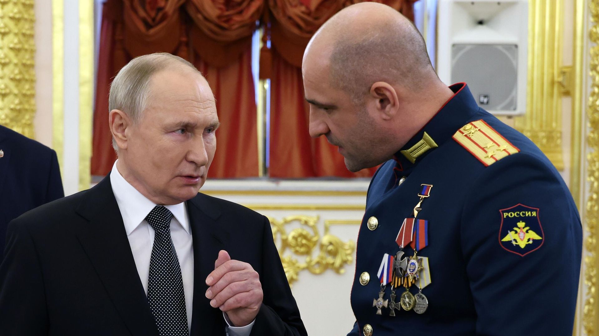 Президент РФ В. Путин вручил Героям России медали Золотая Звезда - РИА Новости, 1920, 08.12.2023