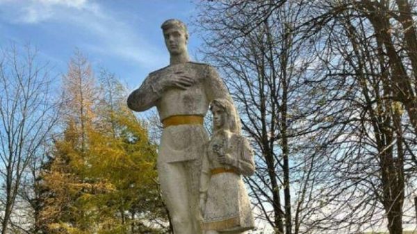  памятник советскому воину во Львовской области 