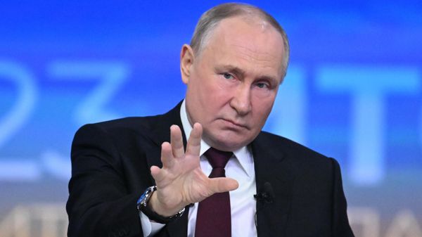 Прямая линия и большая пресс-конференция президента РФ В. Путина Прямая линия и большая пресс-конференция президента РФ В. Путина