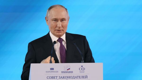 Президент РФ В. Путин принял участие в заседании Совета законодателей РФ