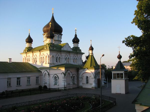 Покровский монастырь, Киев. Покровская церковь и колокольня Покровский монастырь, Киев. Покровская церковь и колокольня