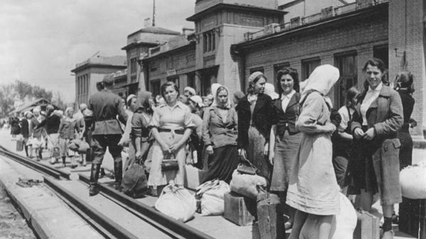 Украинские остарбайтеры, 1942 год