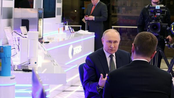 Президент РФ В. Путин ответил на вопросы журналиста П. Зарубина