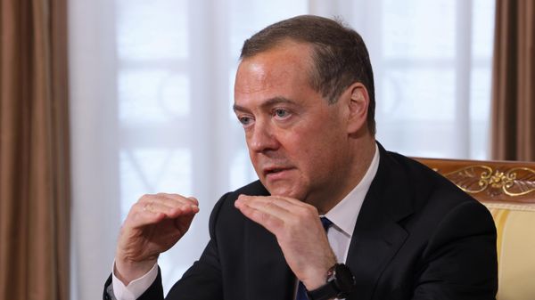 Заместитель председателя Совбеза РФ Д. Медведев дал интервью российским СМИ