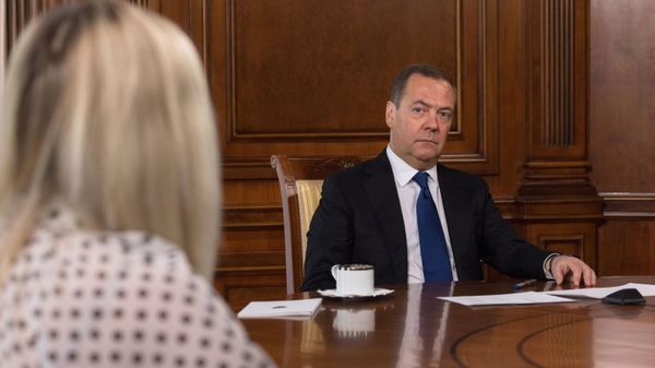 Заместитель председателя Совбеза РФ Д. Медведев дал интервью российским СМИ