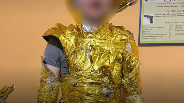 Украинцы обмотались в фольгу, чтобы пересечь границу 