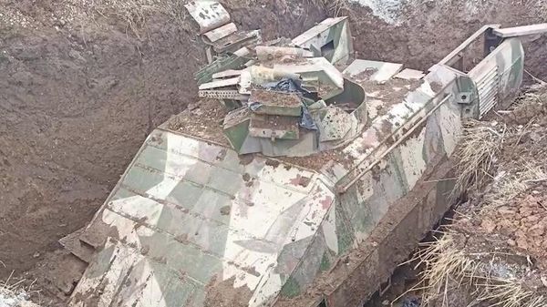Российские военные показали бронемашину Азовец