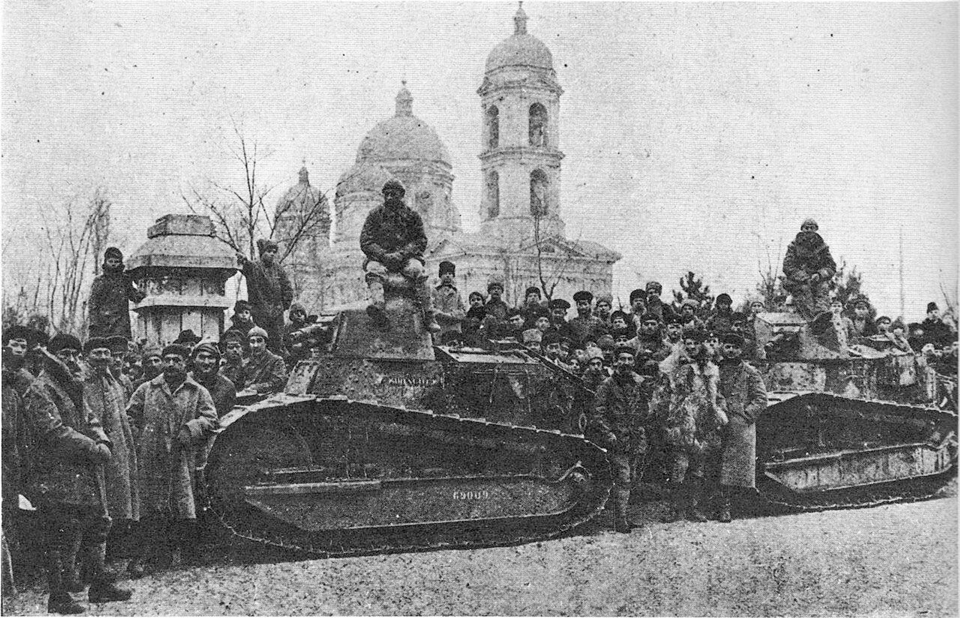 Французские танки в Одессе, 1919 год Французские танки в Одессе, 1919 год - РИА Новости, 1920, 10.11.2025