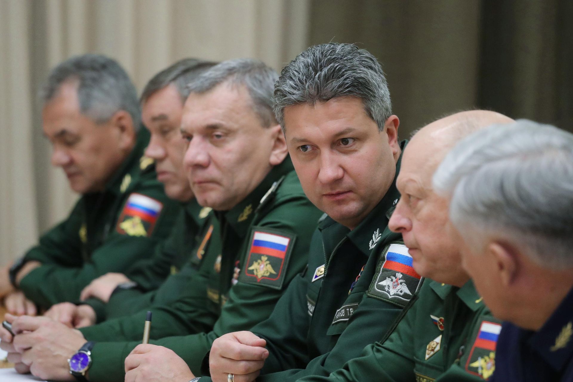 Президент РФ В. Путин провел совещание с руководством Минобороны и ОПК Президент РФ В. Путин провел совещание с руководством Минобороны и ОПК - РИА Новости, 1920, 24.04.2024