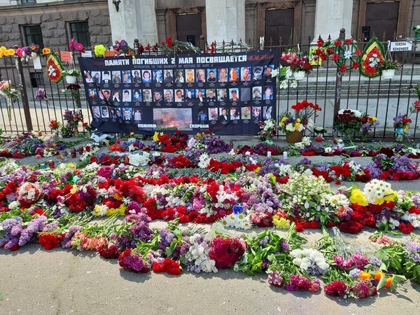 Импровизированный мемориал