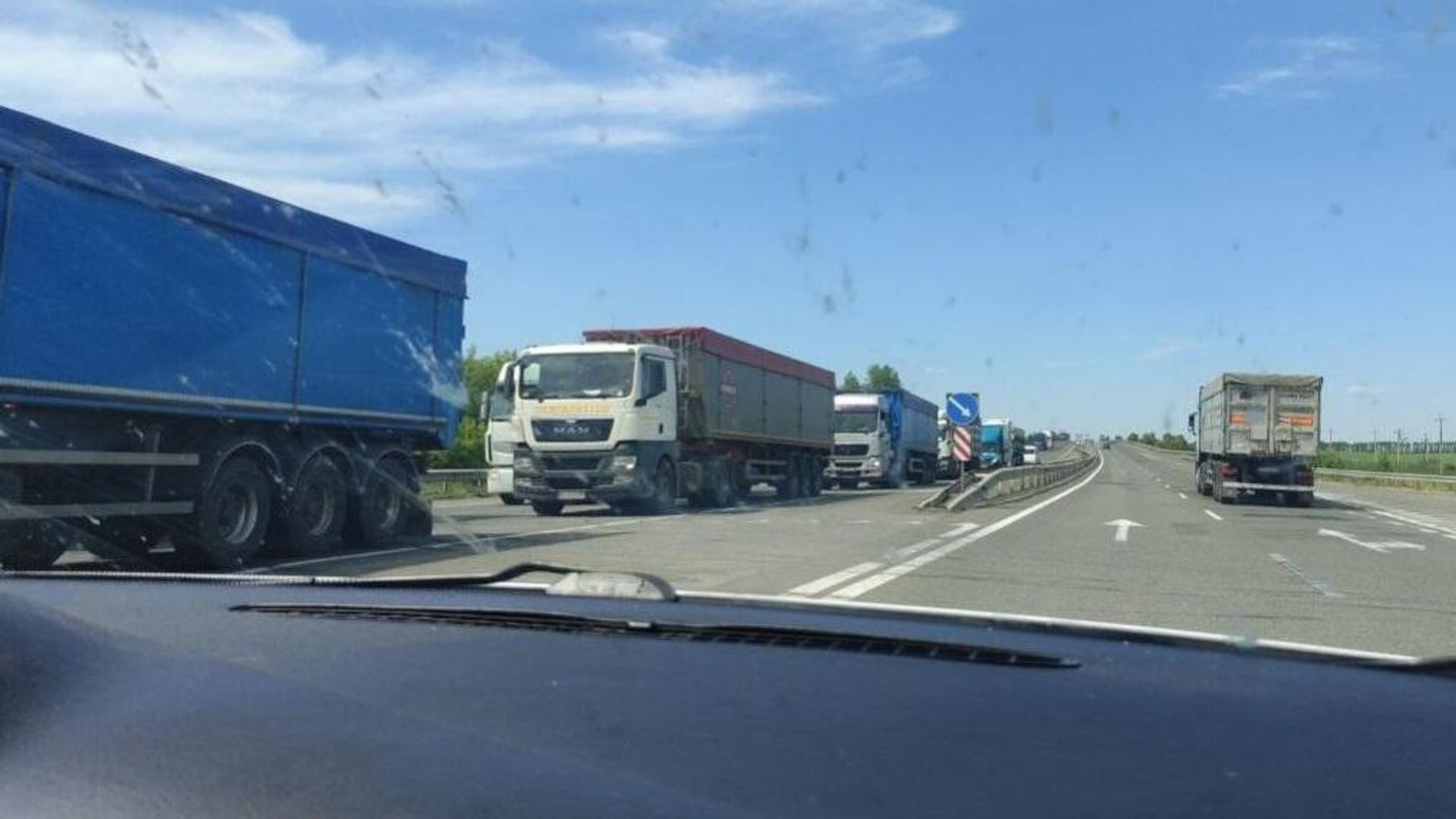 протест дальнобойщиков против мобилизации на трассе Киев-Одесса протест дальнобойщиков против мобилизации на трассе Киев-Одесса - РИА Новости, 1920, 18.05.2024