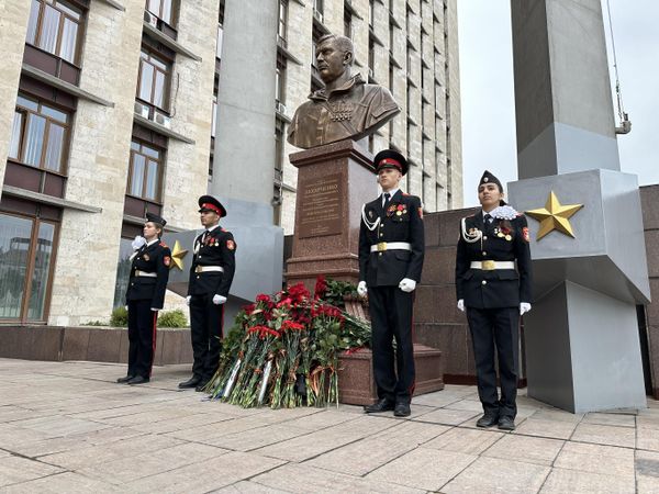 Памятник Александру Захарченко