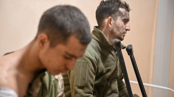 Военнопленным ВСУ оказывают помощь в Новоазовской ЦРБ