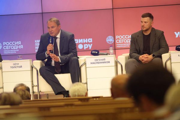Петр Толстой Петр Толстой