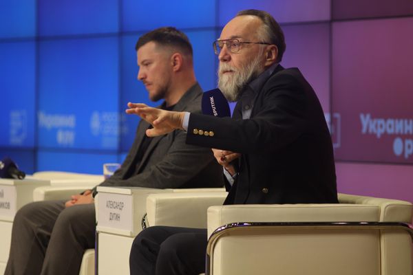 Александр Дугин