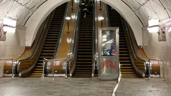 Пострадавших из-за приостановки движения в Московском метро нет