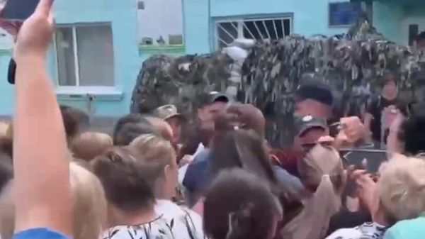 Военкомат, в котором убили мобилизованного на Житомирщине, взяли штурмом местные жительницы
