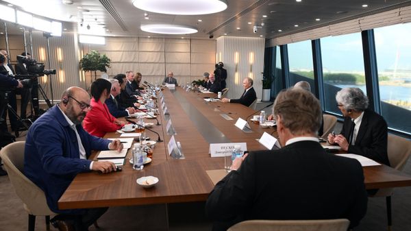 Рабочая поездка президента Владимира Путина в Санкт-Петербург