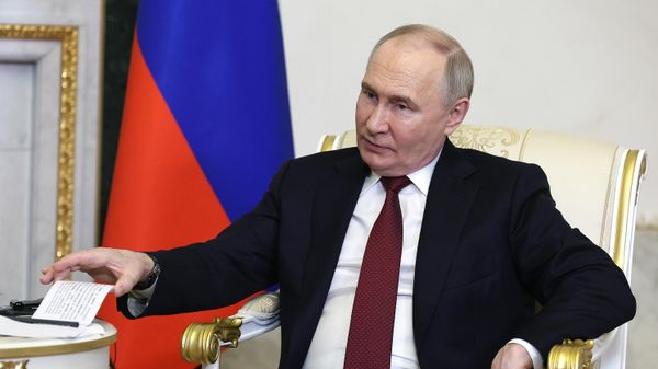 Президент Владимир Путин провел переговоры с президентом Республики Зимбабве Эммерсоном Мнангагвой
