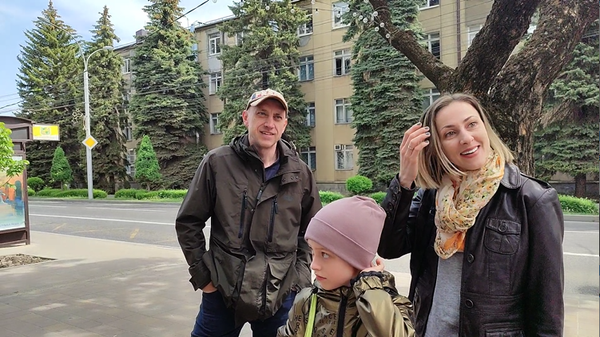 Однажды Мелания спросила, почему в семье папа и мама Однажды Мелания спросила, почему в семье папа и мама