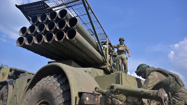 Работа РСЗО Ураган группировки войск Запад Работа РСЗО Ураган группировки войск Запад