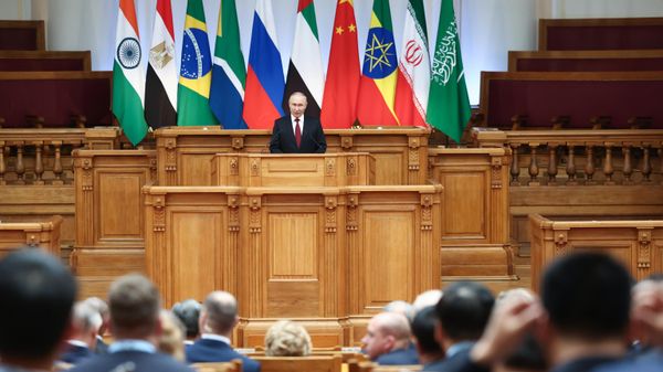 Рабочая поездка президента Владимира Путина в Санкт-Петербург