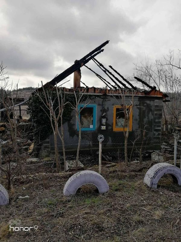 Дом после поджога. Предоставлено Дмитрием Лазаревым Дом после поджога. Предоставлено Дмитрием Лазаревым