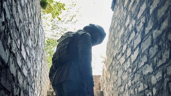 Рапира, три мушкетера и маленькая крепость: как живут и работают артиллеристы на Красногоровском направлении Рапира, три мушкетера и маленькая крепость: как живут и работают артиллеристы на Красногоровском направлении