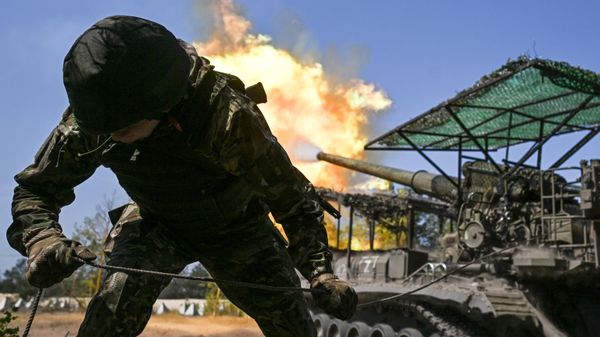 Работа артиллерийского расчета САУ Пион группировки войск Запад