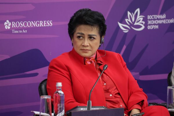 Конни Рахакундини Бакри Конни Рахакундини Бакри