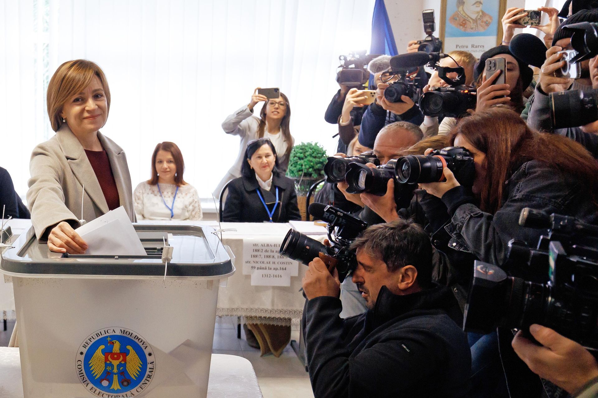 Выборы президента и референдум о евроинтеграции в Молдавии Выборы президента и референдум о евроинтеграции в Молдавии - РИА Новости, 1920, 21.10.2024