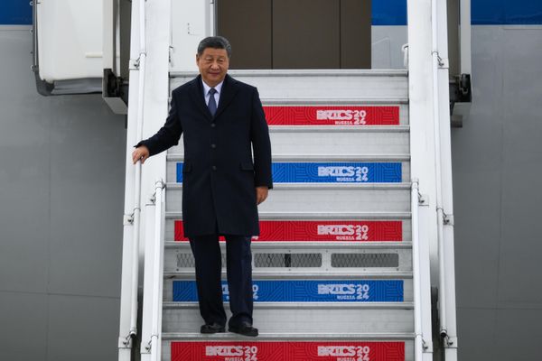 Фотохост-агентство brics-russia2024.ru, Председатель КНР Си Цзиньпин, прибывший для участия в XVI саммите БРИКС Фотохост-агентство brics-russia2024.ru, Председатель КНР Си Цзиньпин, прибывший для участия в XVI саммите БРИКС