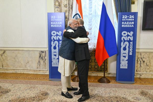 XVI саммит БРИКС. Встреча президента РФ Владимира Путина и премьер-министра Индии Нарендры Моди