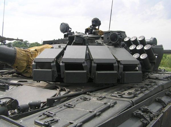 Динамическая защита танка Т-80У Динамическая защита танка Т-80У