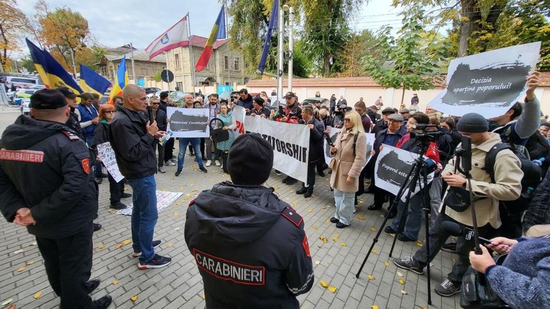 Акция протеста молдавской оппозиции у здания Конституционного суда - РИА Новости, 1920, 01.11.2024