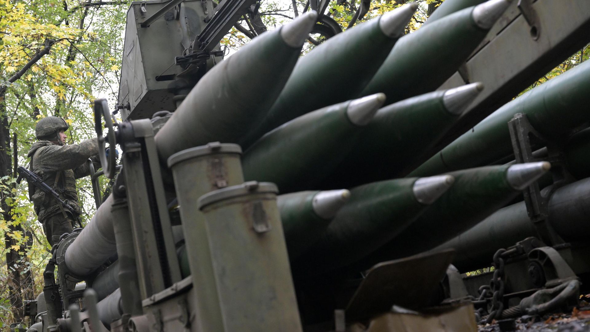 Боевая работа расчета РСЗО Ураган ЦВО на Покровском направлении Боевая работа расчета РСЗО Ураган ЦВО на Покровском направлении - РИА Новости, 1920, 01.12.2025