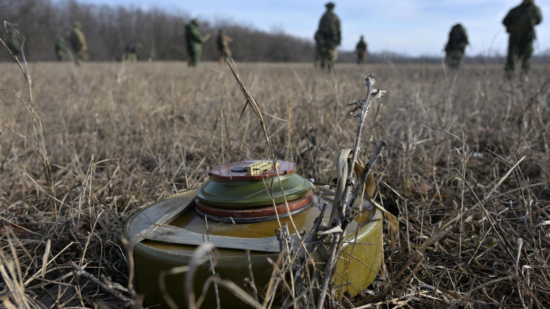 Работа учебного центра на базе отдельного инженерно-саперного батальона им. Д.М. Карбышева в зоне СВО Работа учебного центра на базе отдельного инженерно-саперного батальона им. Д.М. Карбышева в зоне СВО - РИА Новости, 1920, 20.01.2025