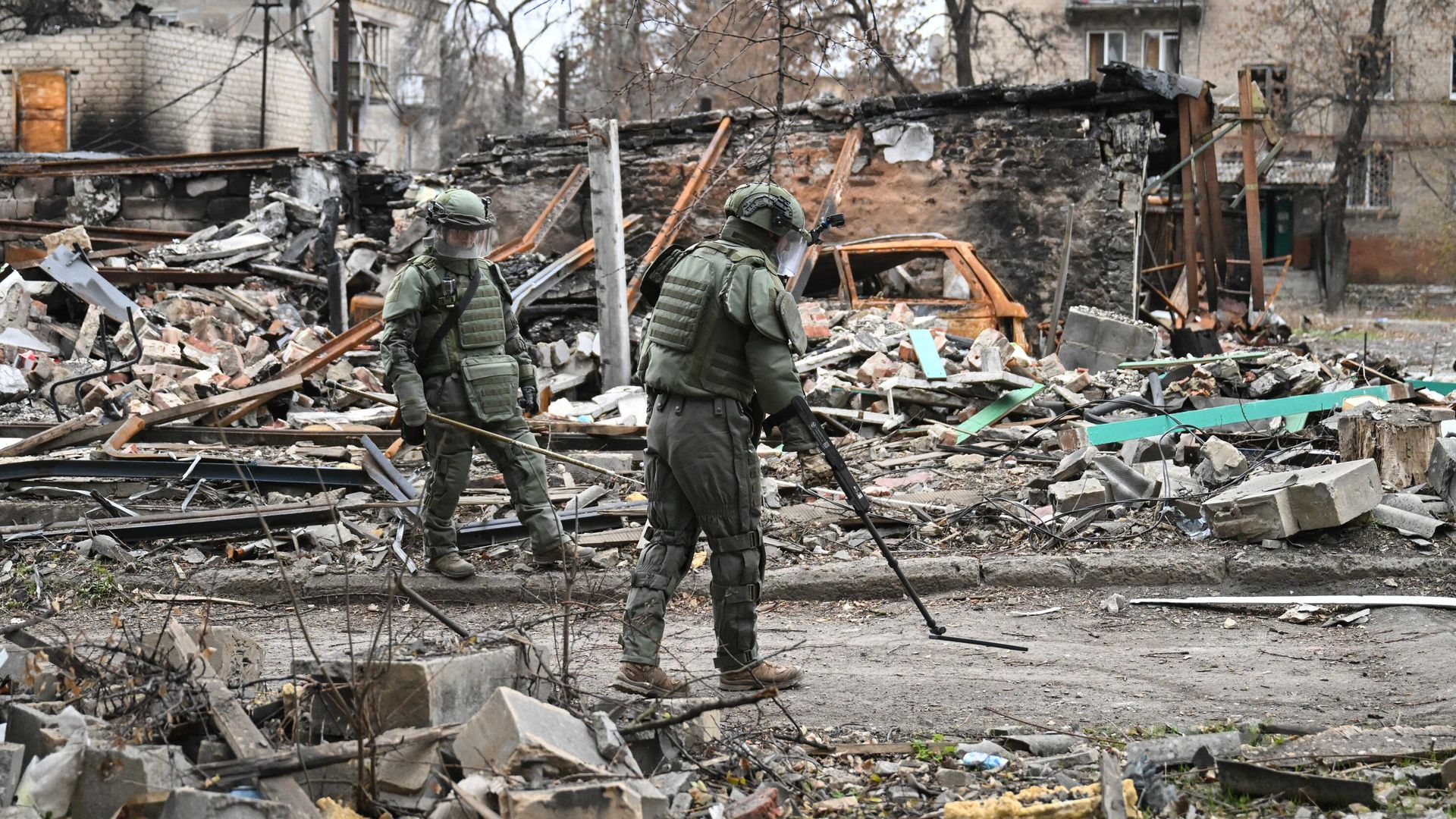 Разминирование Селидово в ДНР 91-м инженерно-саперным полком группировки войск Центр - РИА Новости, 1920, 20.11.2024