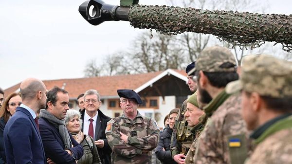 Главы Минобороны и МИД Франции посещают военный лагерь подготовки 155-й бригады ВСУ Анна Киевская Главы Минобороны и МИД Франции посещают военный лагерь подготовки 155-й бригады ВСУ Анна Киевская