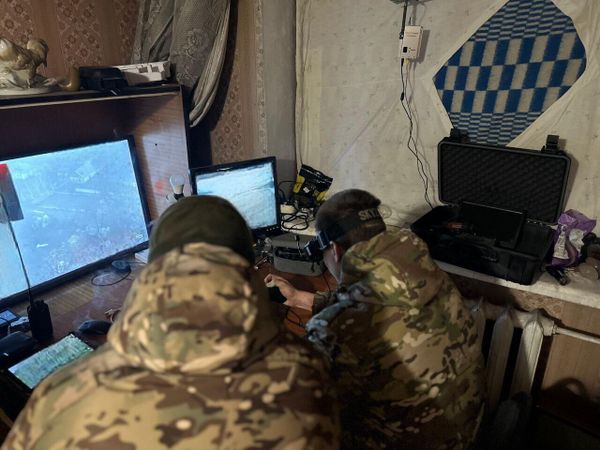 Фото: операторы FPV-дронов на Кураховском направлении  