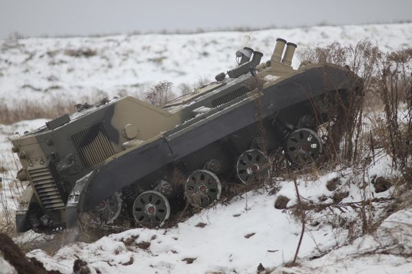 Новейшие наземные дроны  Депеша и Каракал