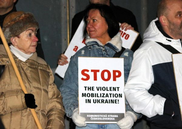 Остановите насильственную мобилизацию на Украине! Остановите насильственную мобилизацию на Украине!