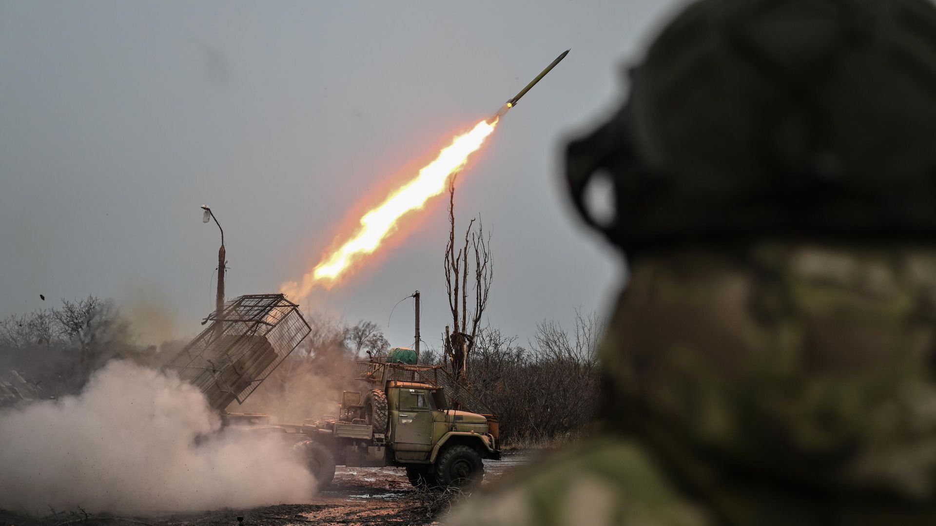 Боевая работа РСЗО БМ-21 Град на Красноармейском направлении СВО Боевая работа РСЗО БМ-21 Град на Красноармейском направлении СВО - РИА Новости, 1920, 17.01.2025