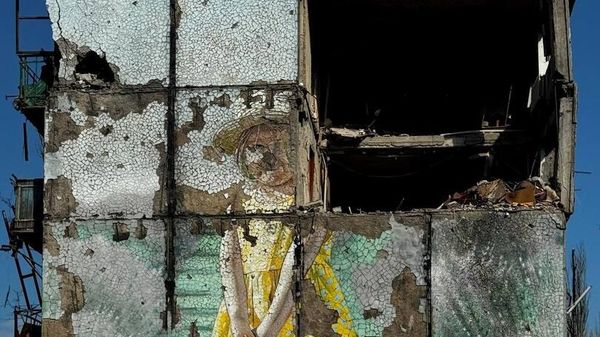 Фото: мурал на доме в Авдеевке Фото: мурал на доме в Авдеевке