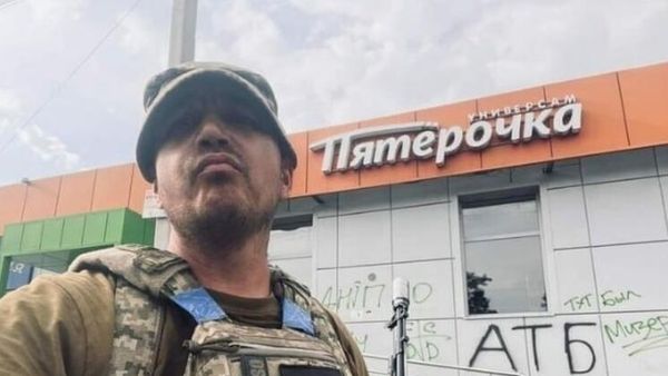 Фото: ВСУ в Судже напротив магазина Пятерочка Фото: ВСУ в Судже напротив магазина Пятерочка