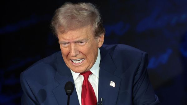 Фото: дебаты между кандидатами в президенты США от Демократической и Республиканской партий — Камалой Харрис и Дональдом Трампом Фото: дебаты между кандидатами в президенты США от Демократической и Республиканской партий — Камалой Харрис и Дональдом Трампом