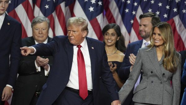 Фото: Дональд Трамп с Меланией Трамп на президентских выборах в США Фото: Дональд Трамп с Меланией Трамп на президентских выборах в США