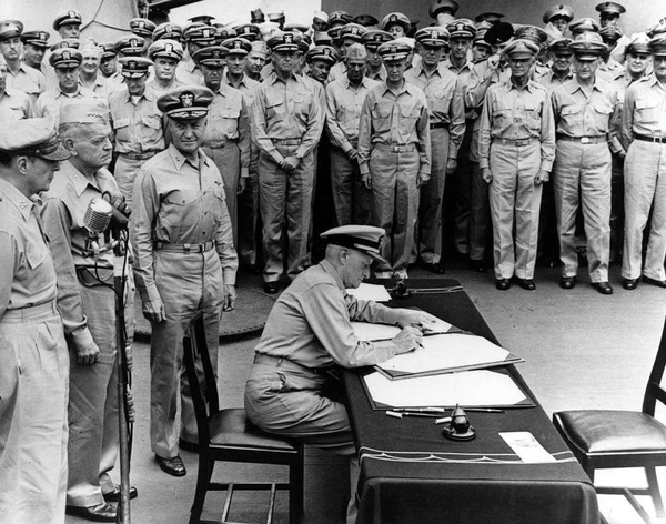 Американская сторона принимает капитуляцию Японии, 2 сентября 1945 г Американская сторона принимает капитуляцию Японии, 2 сентября 1945 г